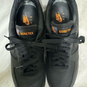 Nike USED like new mens Air Force One Low Gore-Tex Black